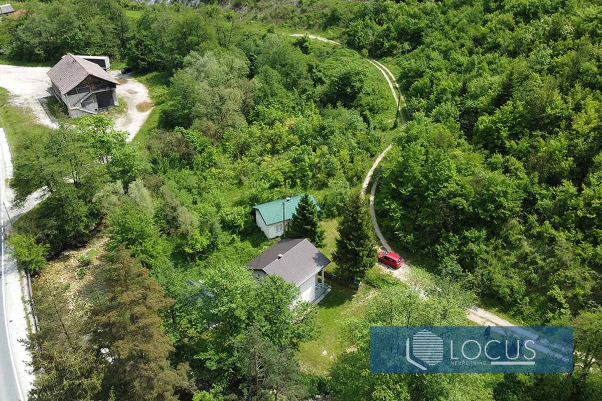 LOCUS: Zemljište površine 1.049m2, Zovik, Hadžići 4