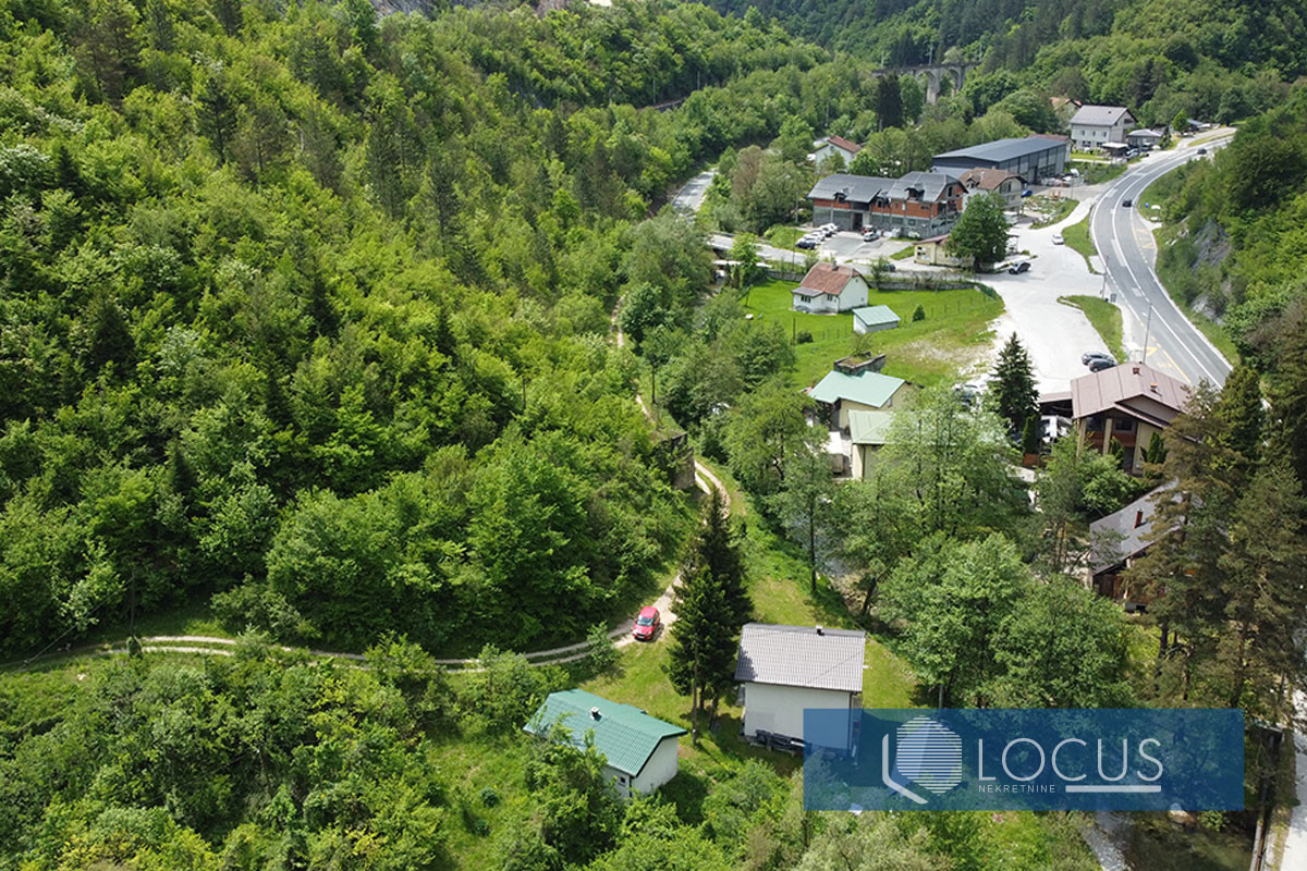LOCUS: Zemljište površine 1.049m2, Zovik, Hadžići 5