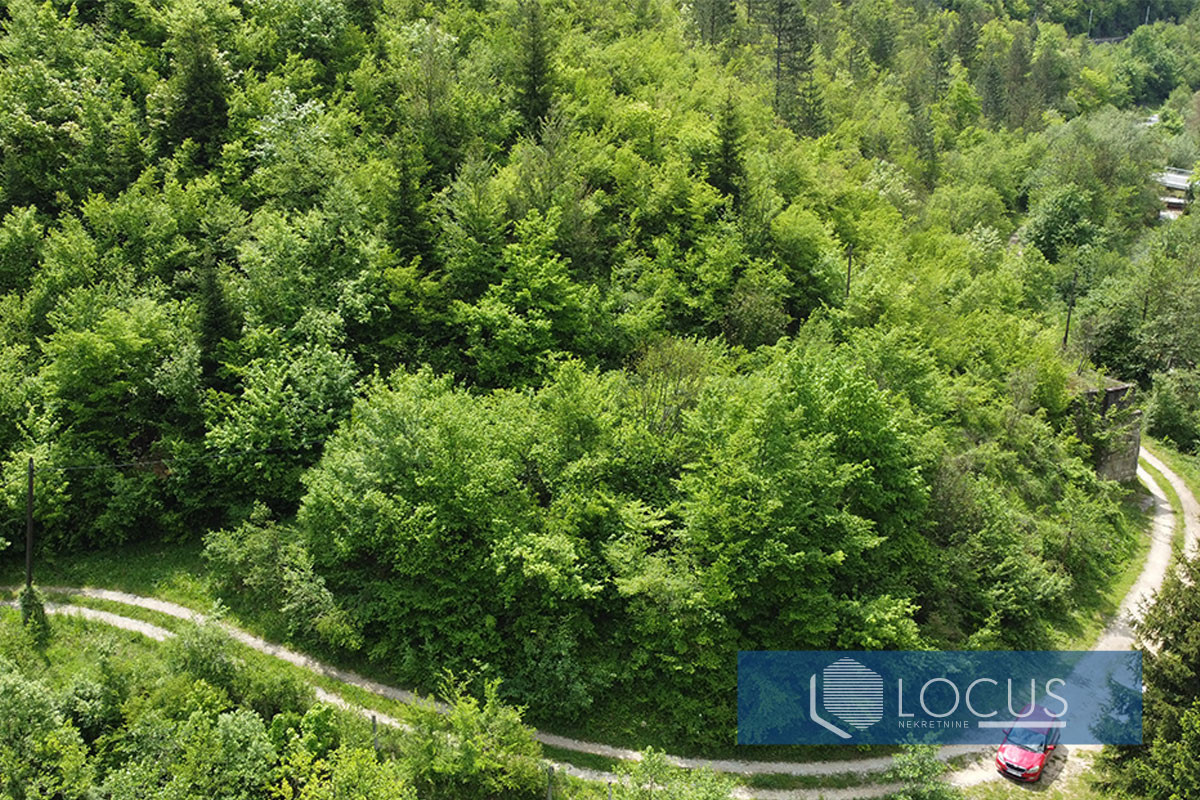 LOCUS: Zemljište površine 1.049m2, Zovik, Hadžići 6