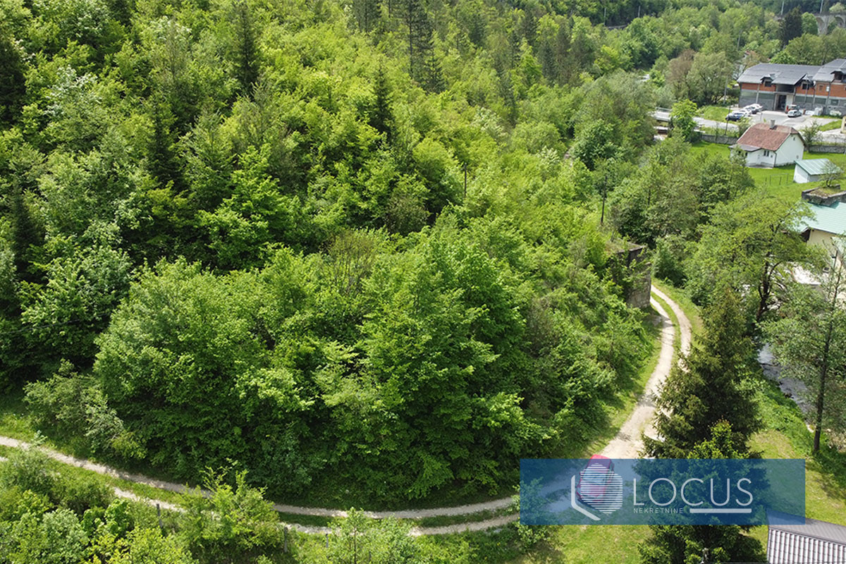 LOCUS: Zemljište površine 1.049m2, Zovik, Hadžići 7