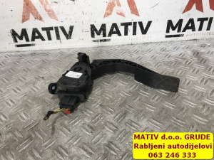 PAPUČICA gasa Audi Q5 8R 2,0 TDI 2014 8K1721523A