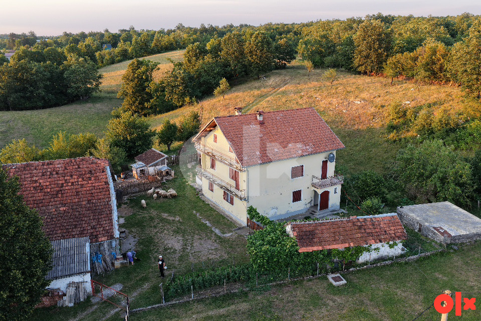 Zemljište Bosanska Krupa 90.000m2 2