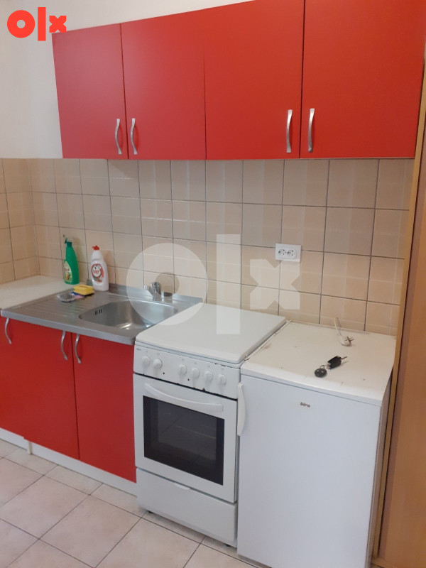 Izdajem dvosoban stan na Mejdanu(066777426) 3