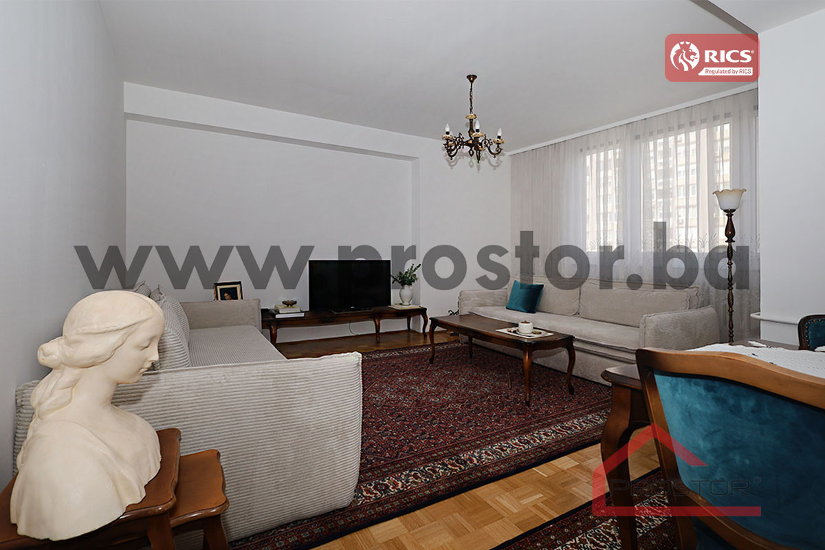 PROSTOR izdaje: Trosoban stan, 78m2, Centar