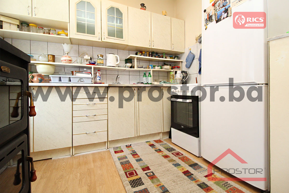 PROSTOR prodaje: Trosoban stan, Bjelave, Centar 10