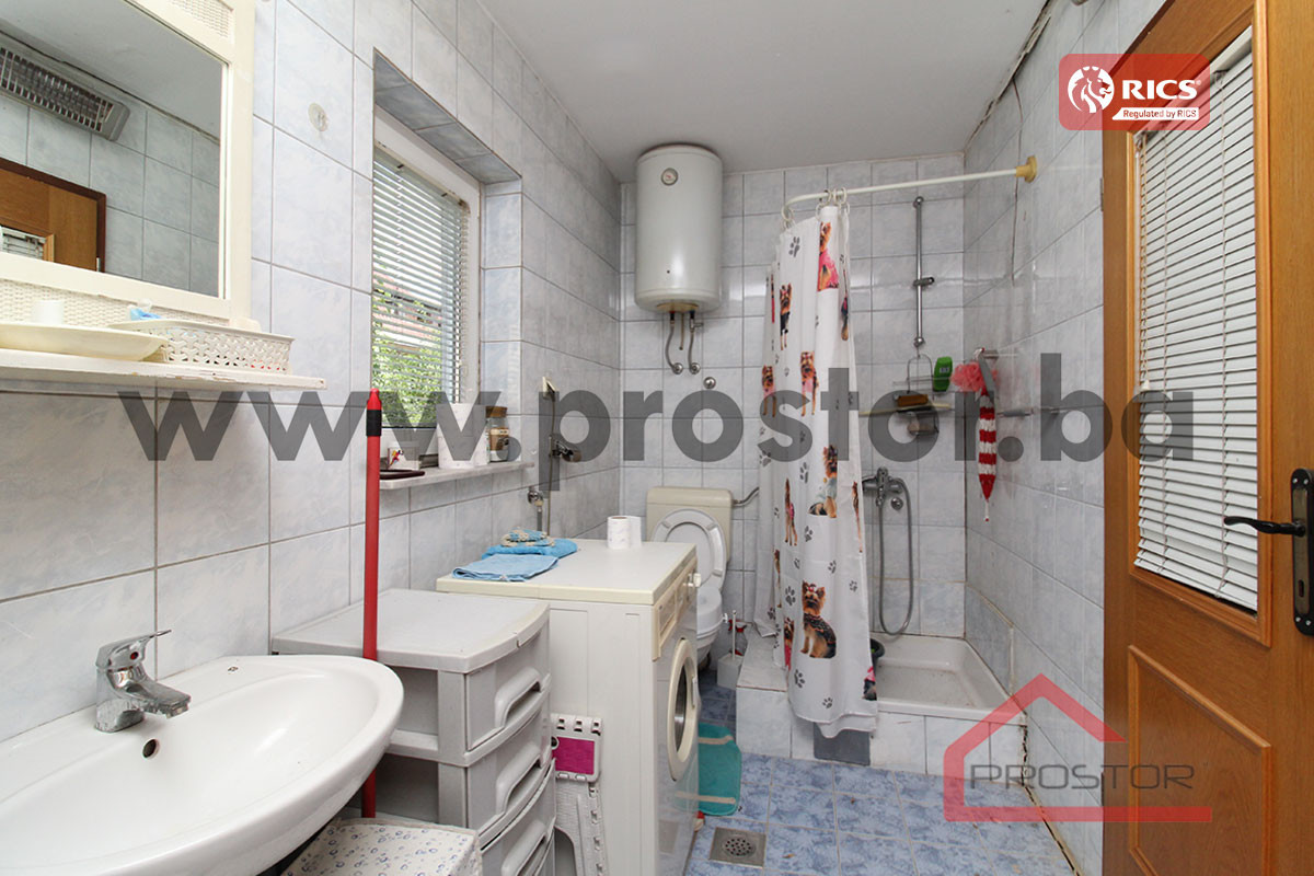 PROSTOR prodaje: Trosoban stan, Bjelave, Centar 12