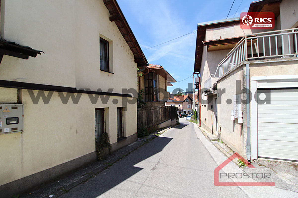 PROSTOR prodaje: Trosoban stan, Bjelave, Centar 19