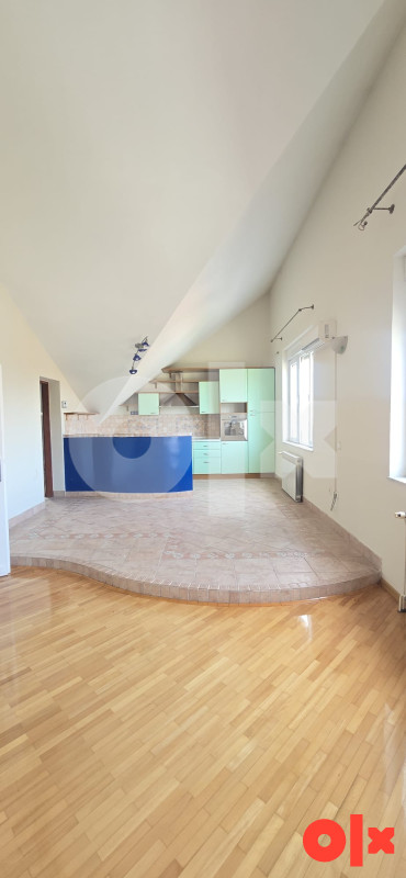 Lux trosoban stan u centru ,Modrica 125m2