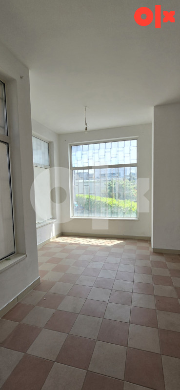 Poslovni u strogom centru 24 m2 -Šamac 3