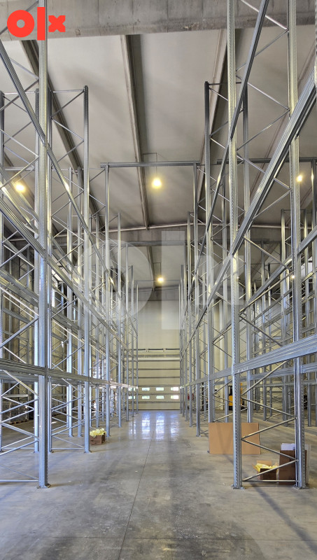 Izdajem ,Nov, viskoregalni skladisni prostor,Modrica ,900m2 5