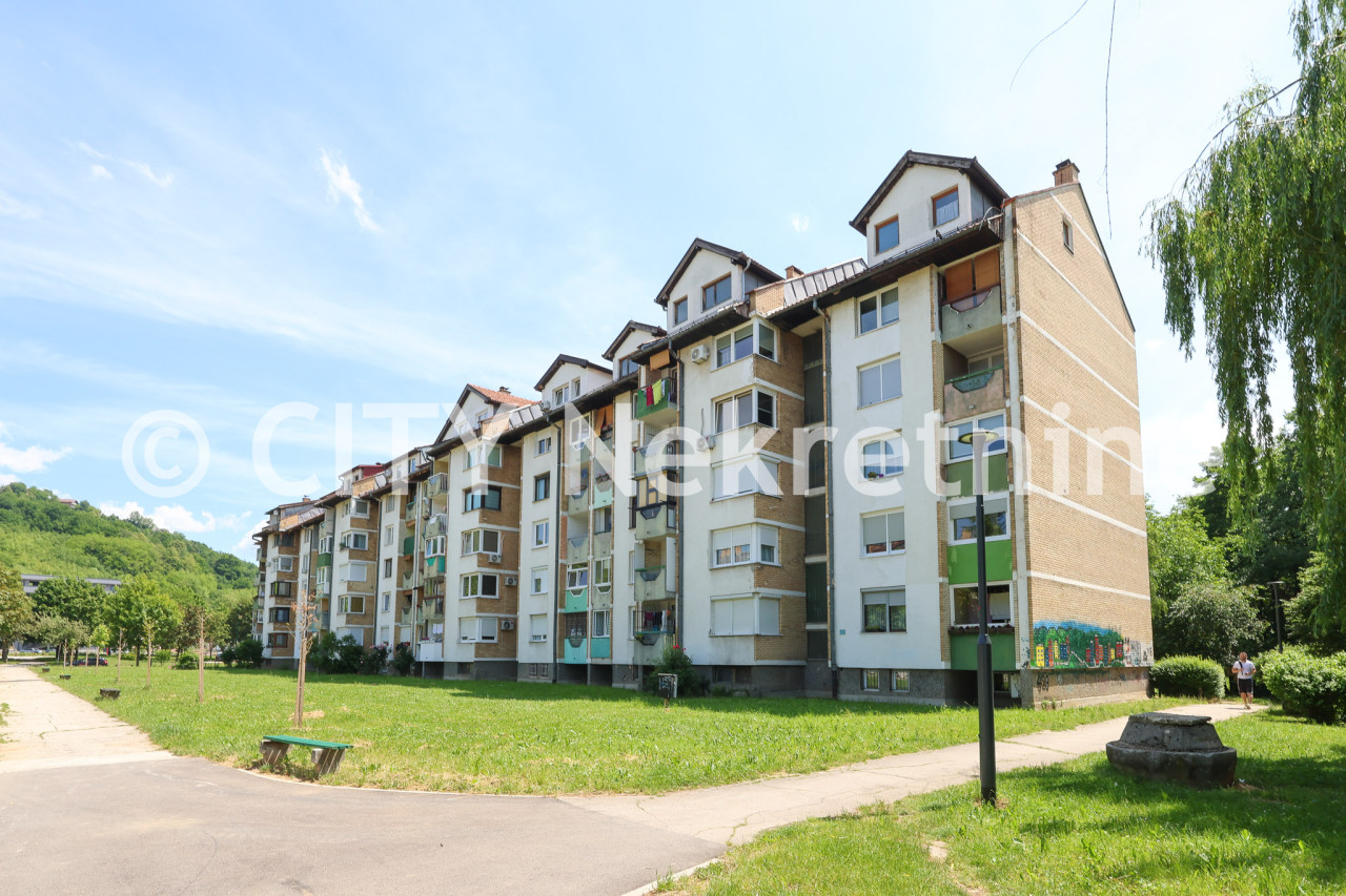 Trosoban adaptiran stan - Novi grad - Dobrinja 4 - 65 m2 18