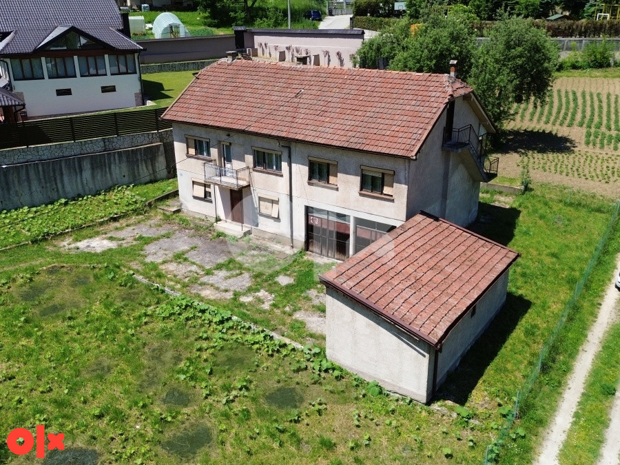 Kuća u Zenici, Luke, iznad Mokušnica (tri stambene jedinice)