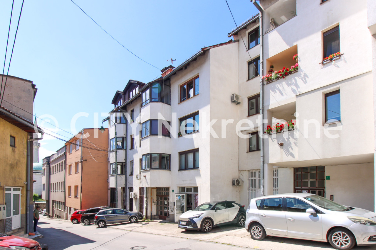 Četverosoban stan - Stari grad - Ćemerlina - 72 m2