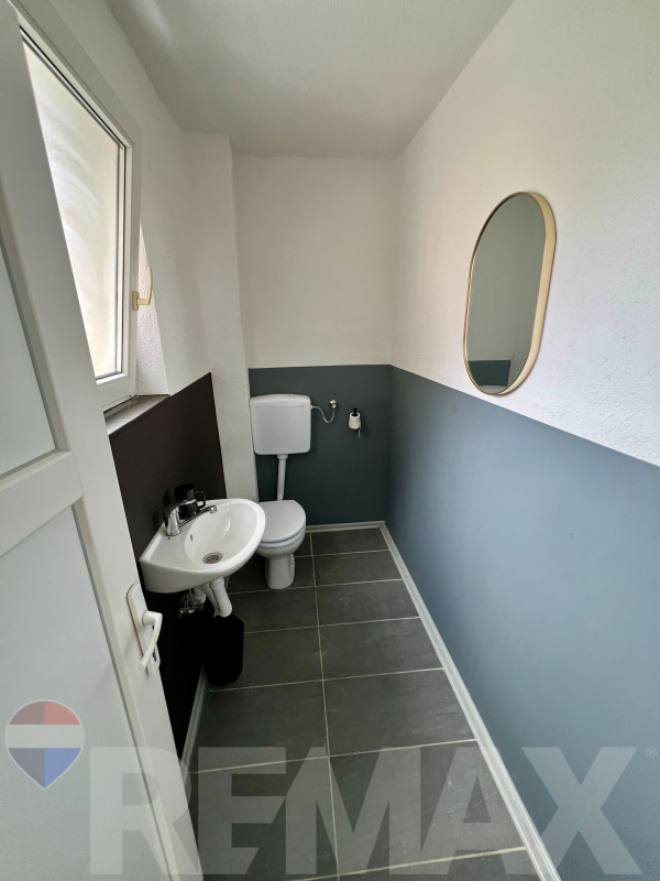 Poslovni prostor na odličnoj lokaciji | Mrkonjić Grad | 100m2 11