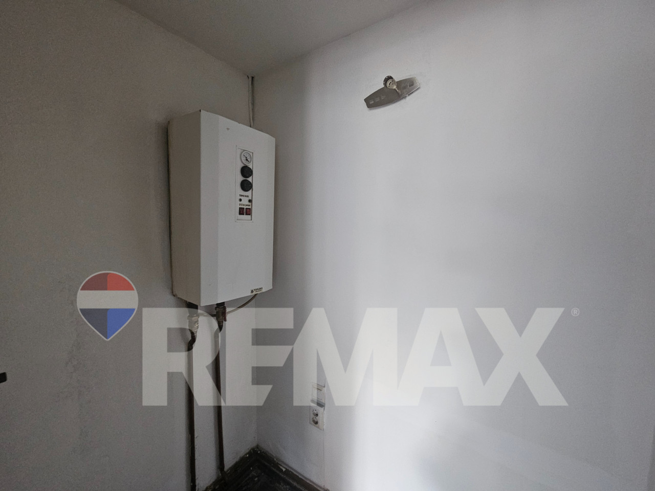 Poslovni prostor 39m2/ Centar 7