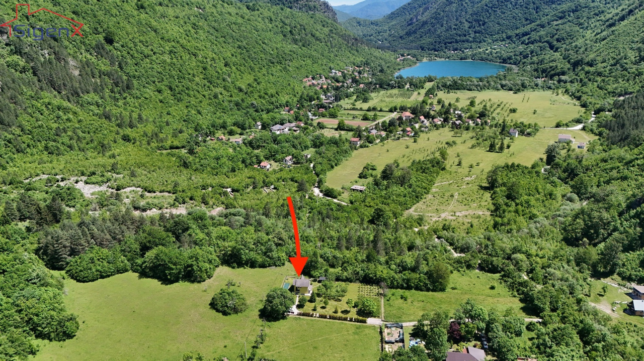 Vikendica sa prostranim zemljištem/Boračko jezero/BEZ ULAGANJA 2