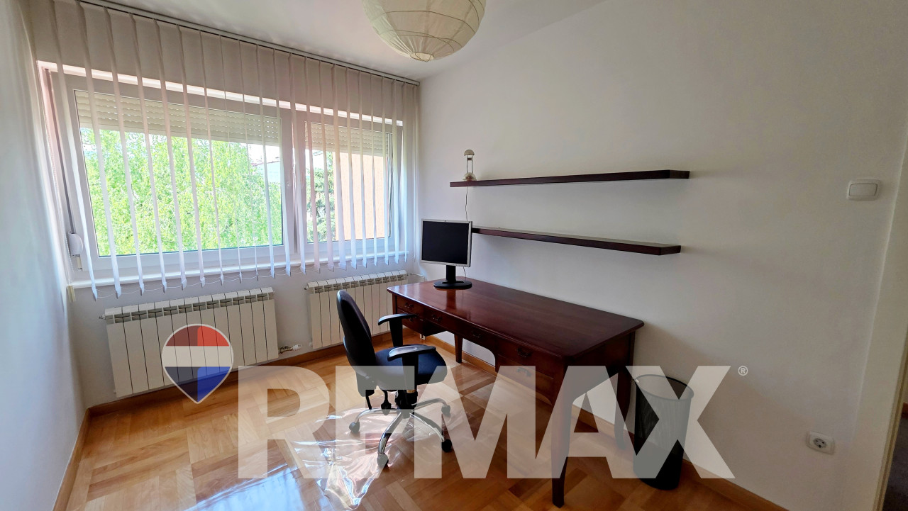 Četverosoban stan 110m2 - centar grada 28