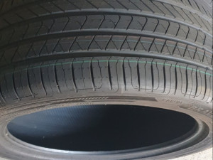 Gume 255/45R19 barum 2 komada