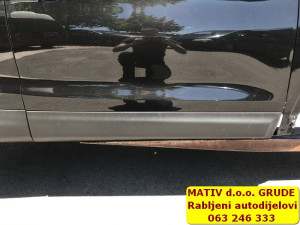 LAJSNA vrata prednja DESNA Nissan Qashqai J11 2014