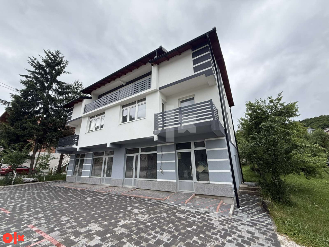 Dobroševići | Stambeno-poslovni objekat 344.48m2 | Novi Grad 3