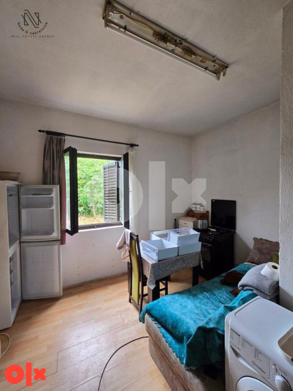 Drakulić, kuća od 270m2 na placu od 780m2 8