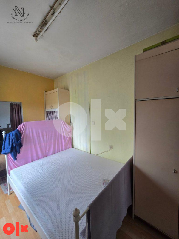 Drakulić, kuća od 270m2 na placu od 780m2 15