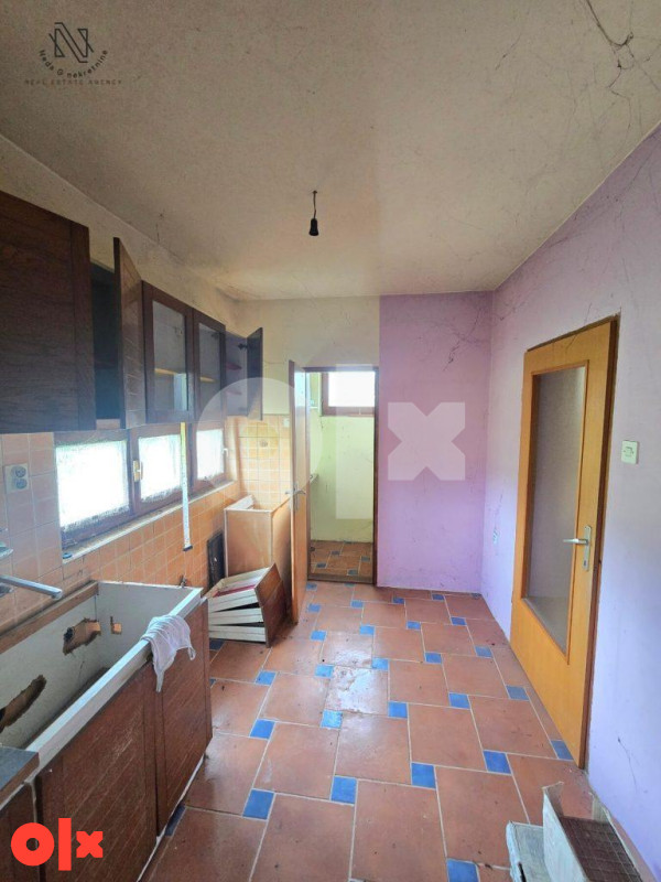 Drakulić, kuća od 270m2 na placu od 780m2 16