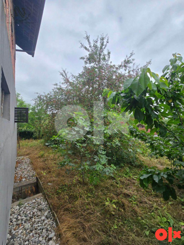 Drakulić, kuća od 270 m² na placu od 780 m² - Więcej