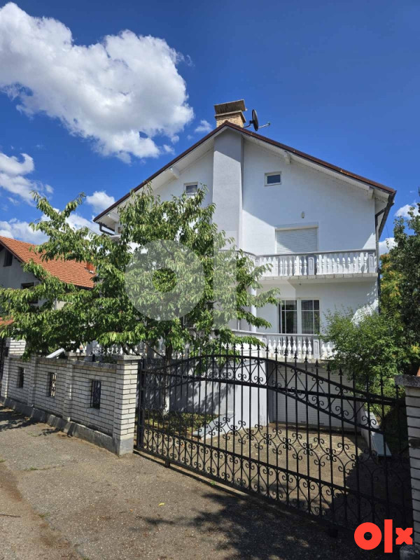 Kuća Bijeljina 240m2 2