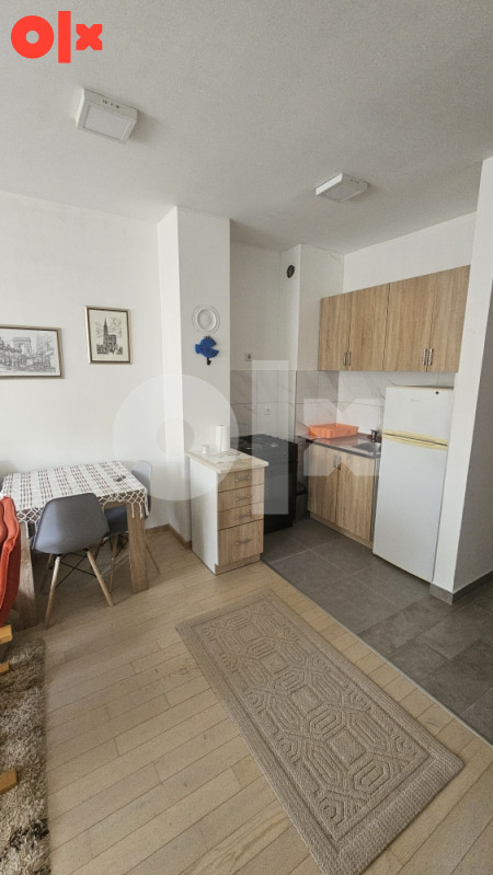 Stan 32 kvadrata,s spavaćom sob. 500km +režije na Laušu kod mupa - Widok 5