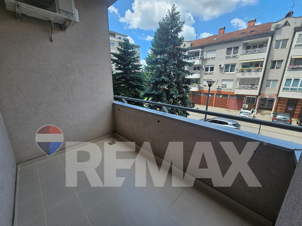Namješten dvosoban stan 50m2/vrhunska lokacija/Nova Varoš 3
