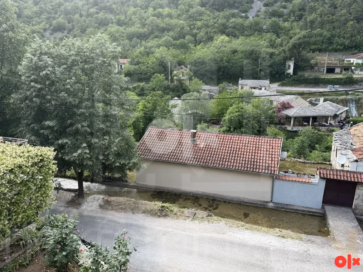 Prodaje se potpuno renovirana kuća u Stocu, useljiva 4