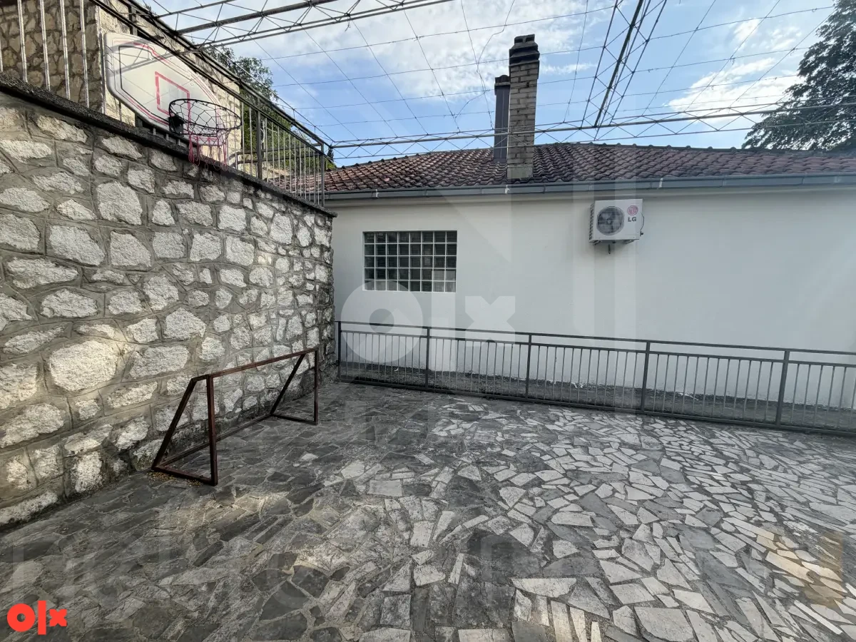 Prodaje se potpuno renovirana kuća u Stocu, useljiva 16