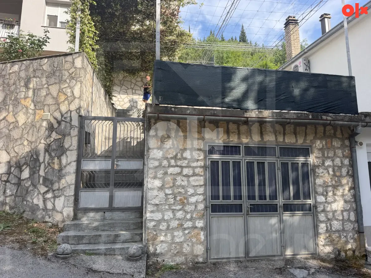 Prodaje se potpuno renovirana kuća u Stocu, useljiva 2