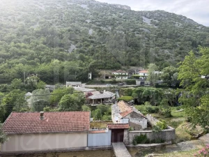 Prodaje se potpuno renovirana kuća u Stocu, useljiva photo 3