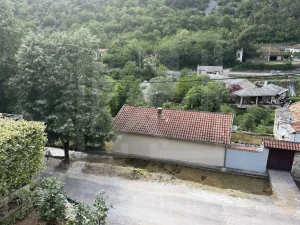 Prodaje se potpuno renovirana kuća u Stocu, useljiva photo 4
