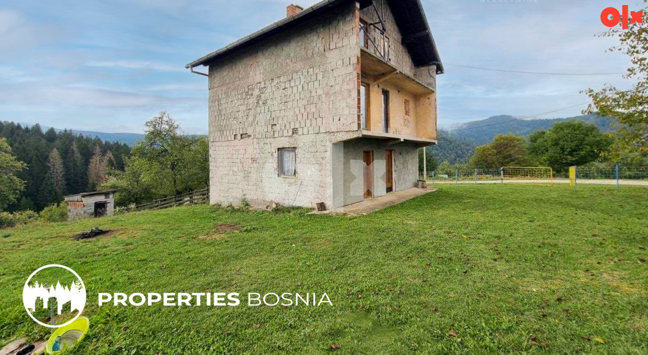 Kuća sa 12.000m2 zemljišta 2