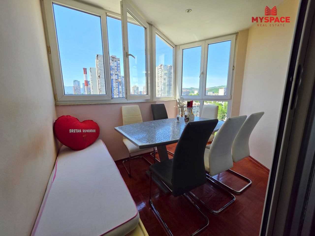 MY SPACE/ Stan/ Grbavica/ LORIS/ NAMJESTEN/ 78(80) m2 8