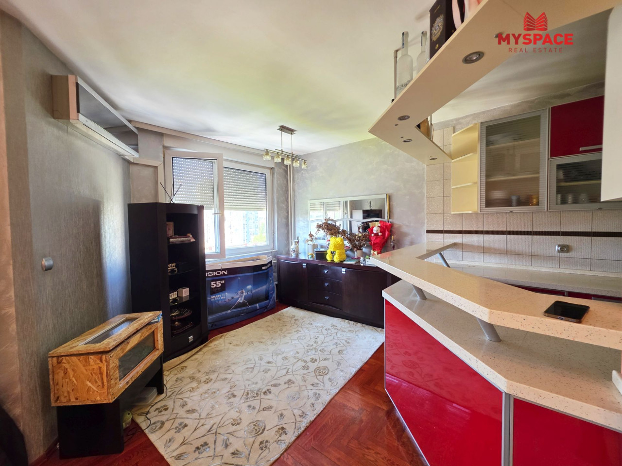 MY SPACE/ Stan/ Grbavica/ LORIS/ NAMJESTEN/ 78(80) m2 28