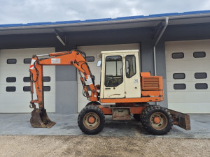 ROVOKOPAČ BAGER TOČKAŠ SCHAEFF HML 30 JCB CAT YANMAR KUBOTA TEREX