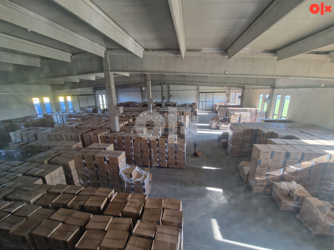 Iznajmljujemo carinsko skladište i halu Derventa 1500m2 3