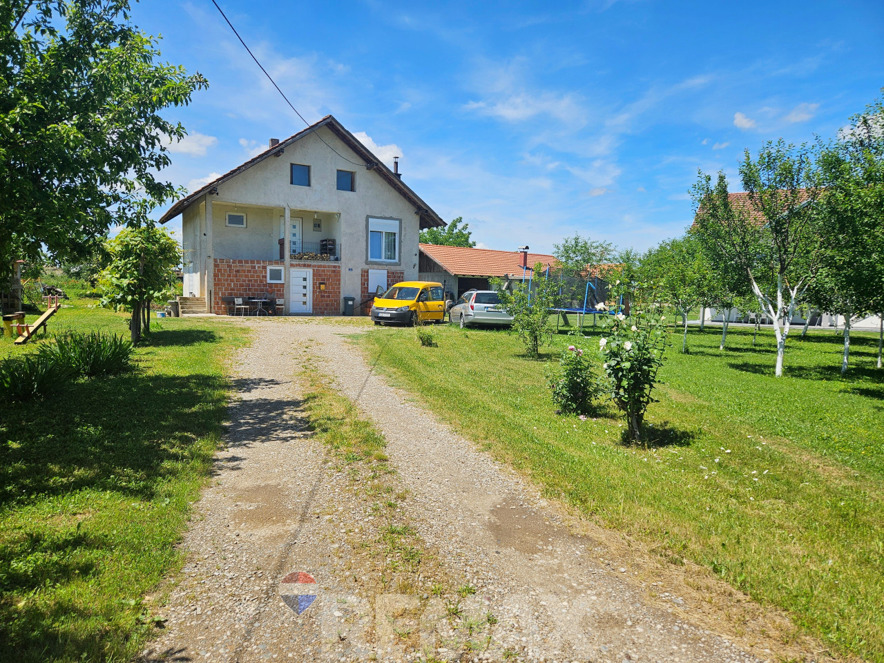 Legalizovana kuća na 3140m2 placa, Laktaši, 600m od autoputa 10
