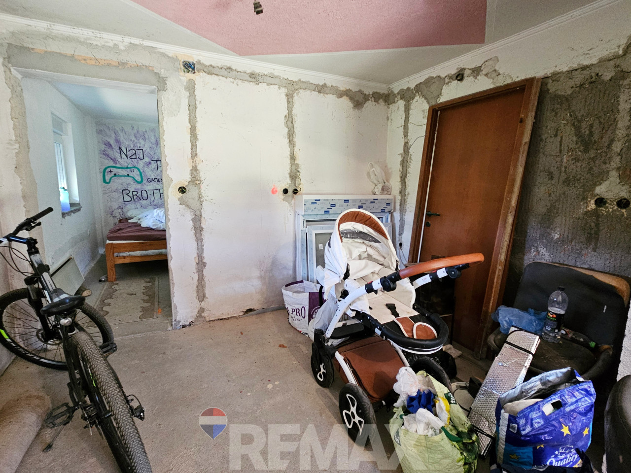 Legalizovana kuća na 3140m2 placa, Laktaši, 600m od autoputa 24