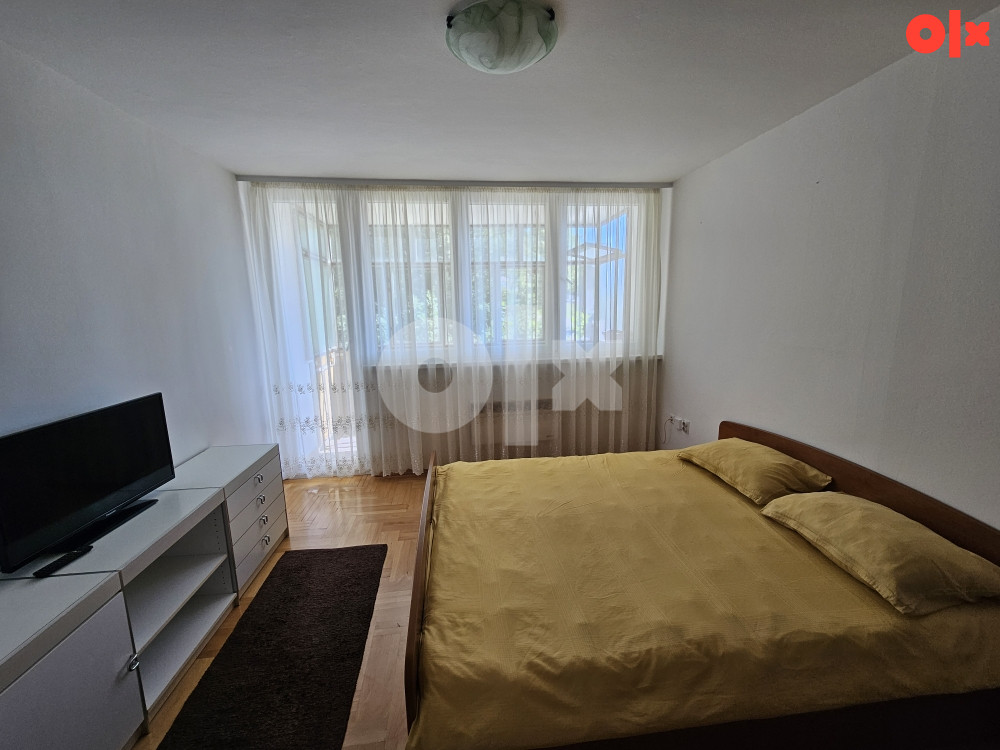 Stan na dan Sarajevo - Centar Kosevsko Brdo Dnevni boravak 4