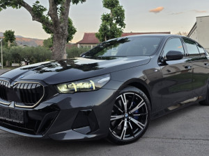 BMW 540 D X DRIVE M PAKET 2025 GOD MOTANJE ZADNJI TOCKOVA