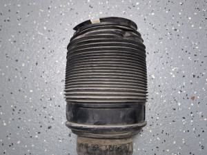 Zadnji desni jastuk mercedes cls w218 2010-