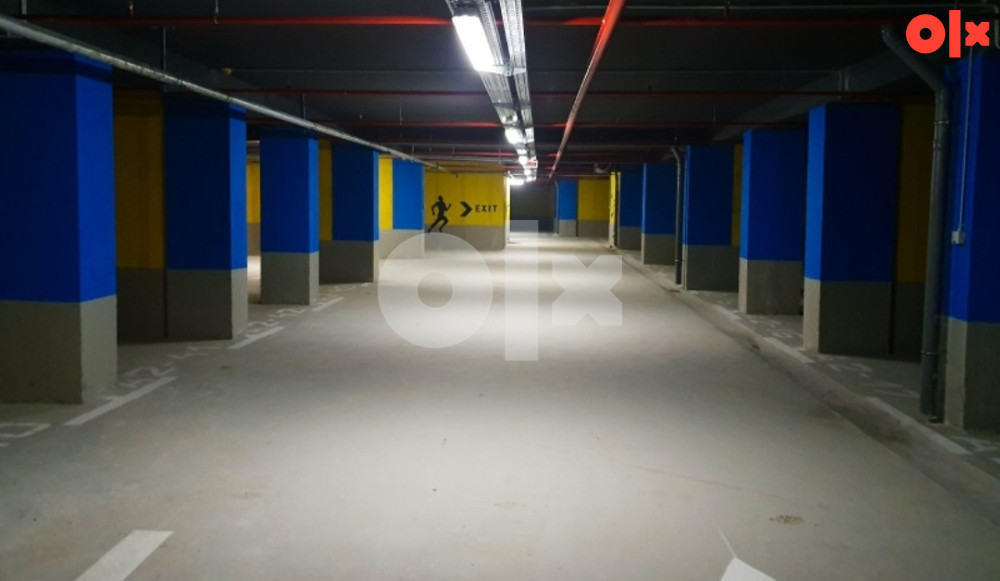 Bulevar-garazno mjesto na atraktivnoj lokaciji, u blizini lifta
