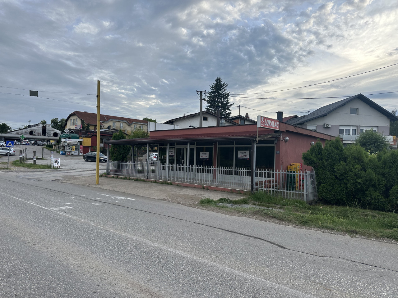 Restoran/rostiljnica u Zaluzanima - 80 m2