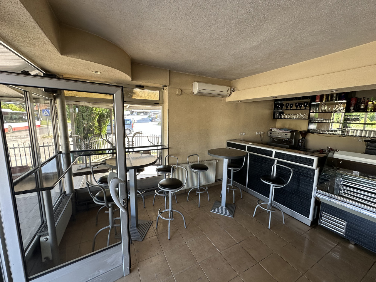 Restoran/rostiljnica u Zaluzanima - 80 m2 4