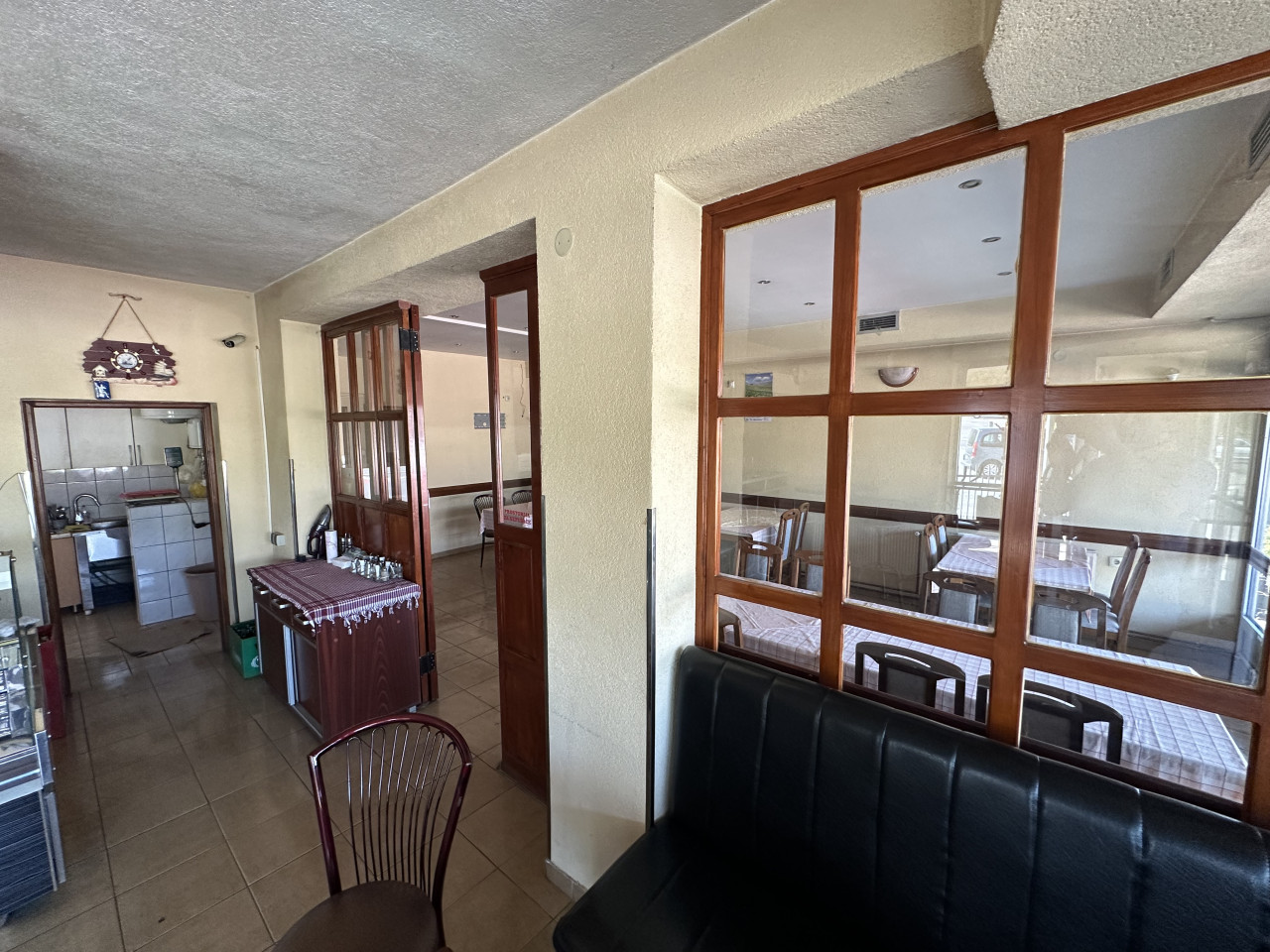 Restoran/rostiljnica u Zaluzanima - 80 m2 6